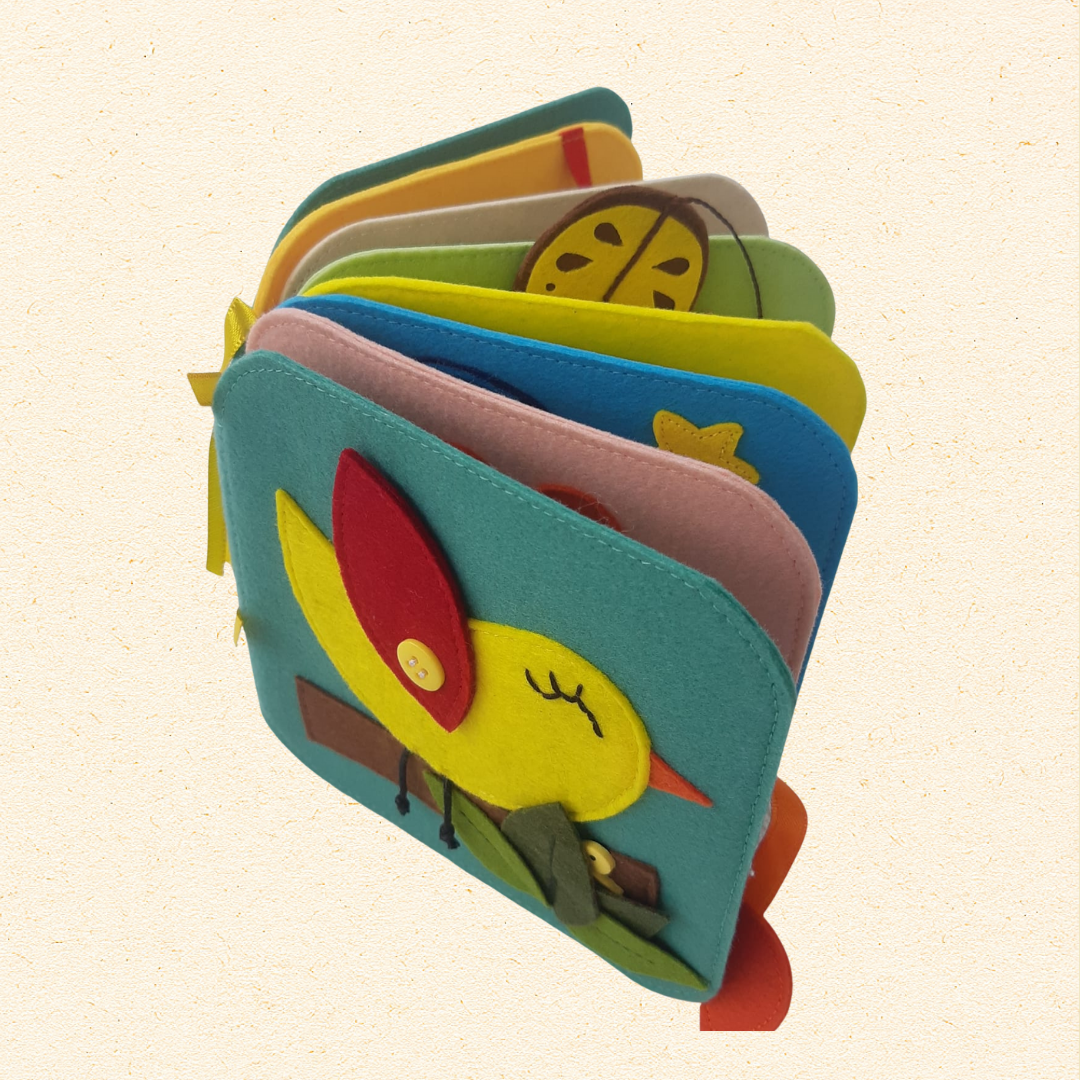 Quiet Book - Livro Sensorial